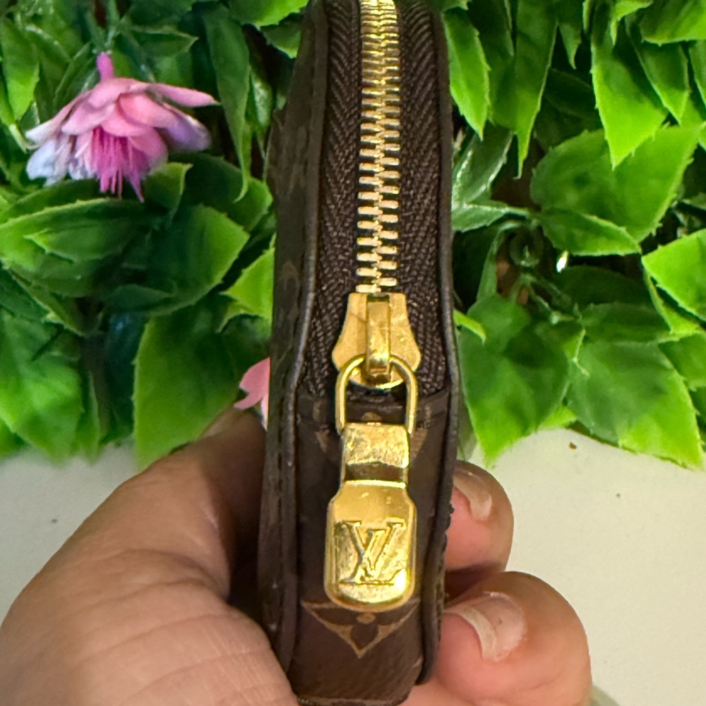 Louis Vuitton Monogram Key Charm Pouch - Picture 5 of 11